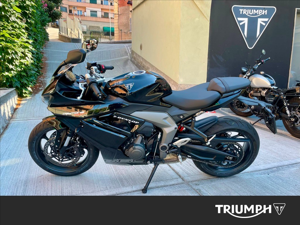 TRIUMPH Daytona 660 Sapphire Black Abs