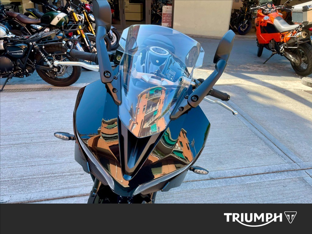 TRIUMPH Daytona 660 Sapphire Black Abs