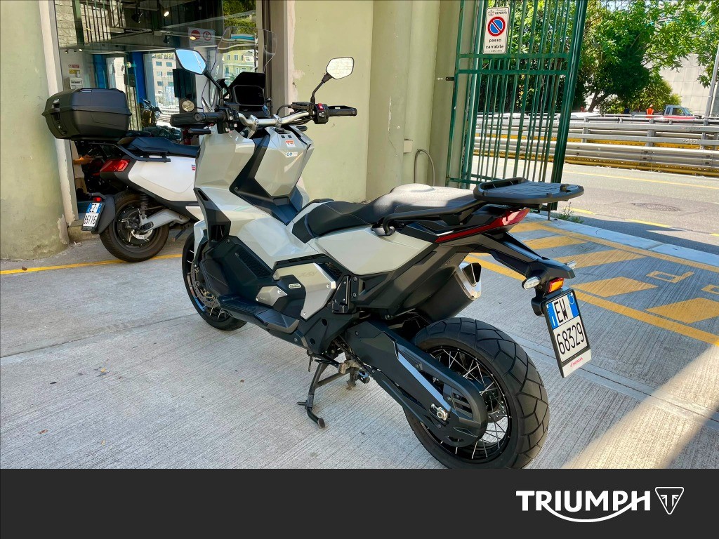 HONDA X-ADV 750 DCT Abs
