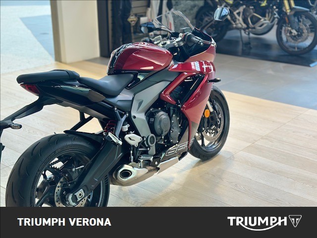 TRIUMPH Daytona 660 Abs