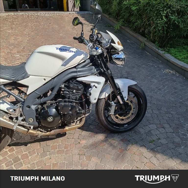 TRIUMPH Speed Triple 1050 