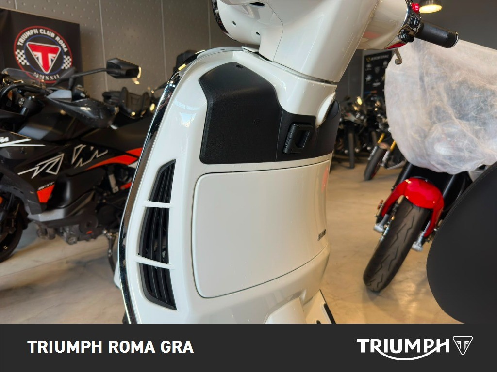 VESPA Vespa GTS 300 hpe Super Abs