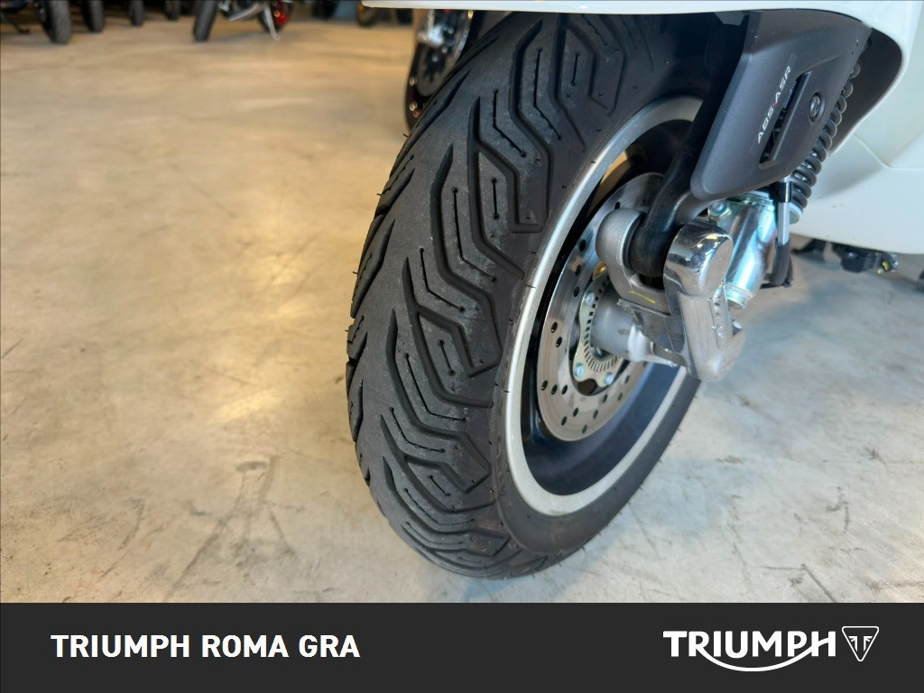 VESPA Vespa GTS 300 hpe Super Abs