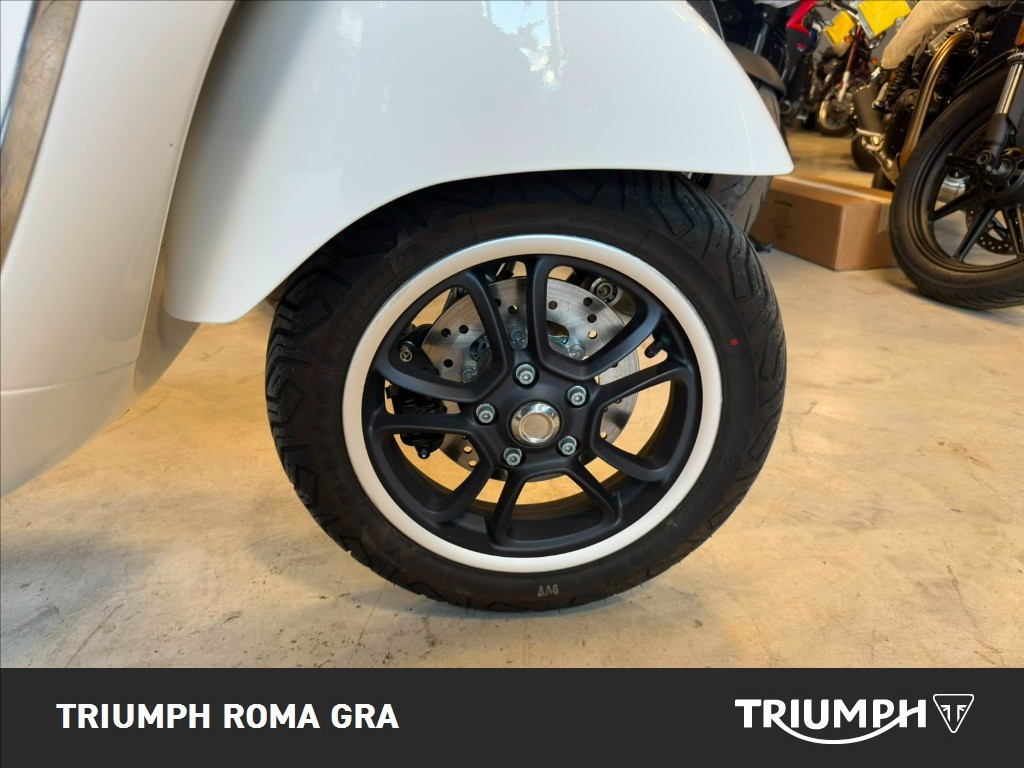 VESPA Vespa GTS 300 hpe Super Abs