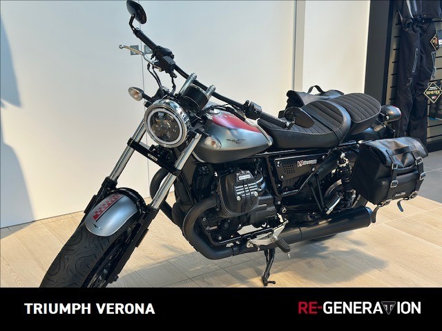 MOTO GUZZI V9 850 Bobber