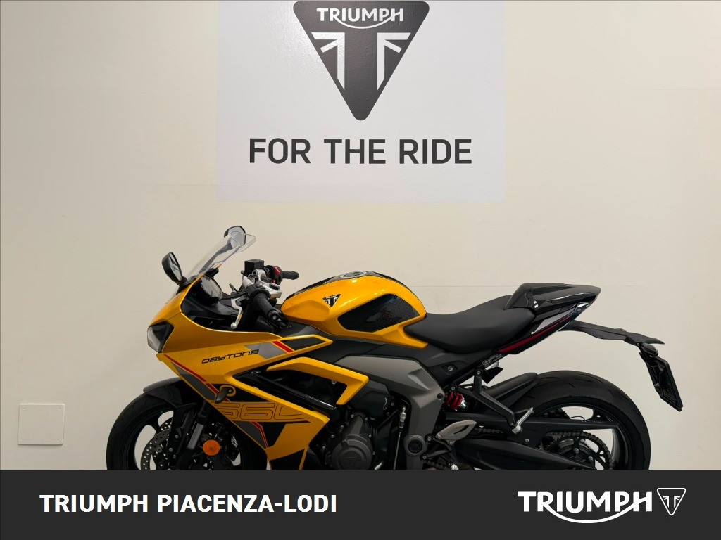 TRIUMPH Daytona 660 Cosmic Yellow / Sapphire Black Abs