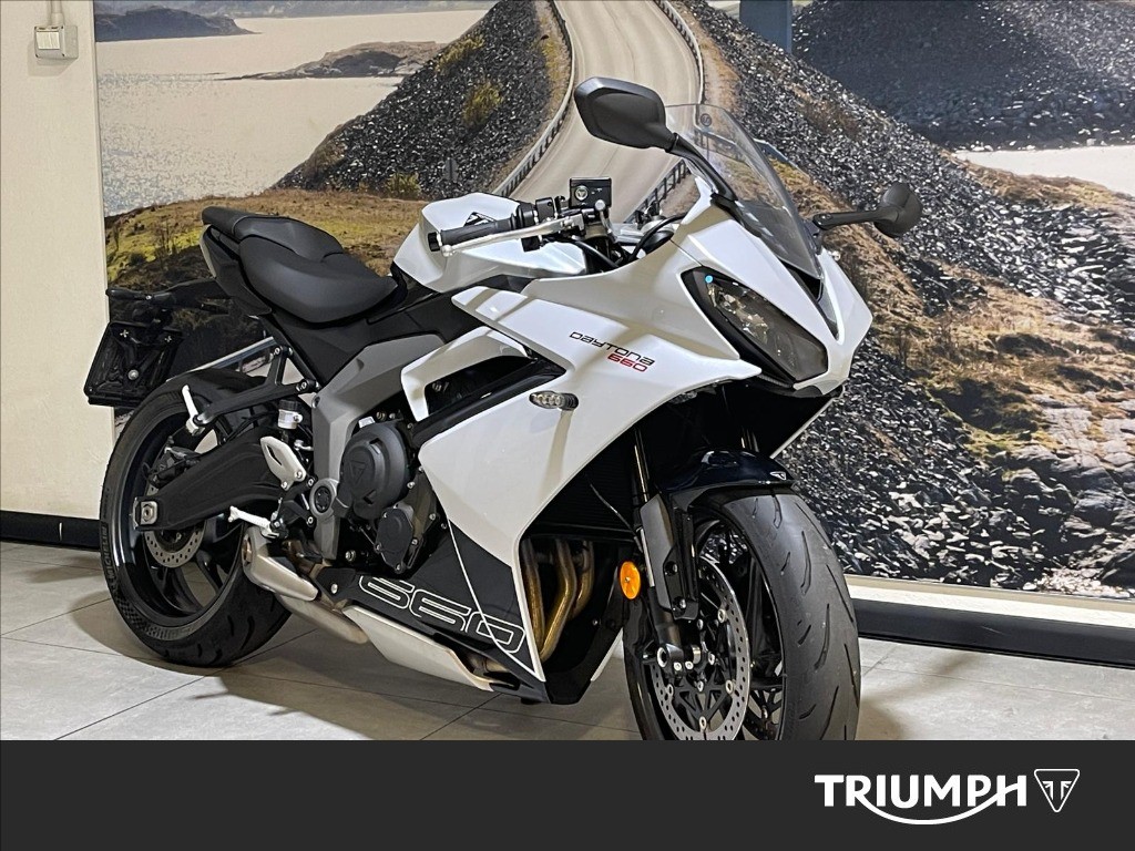 TRIUMPH Daytona 660 Abs