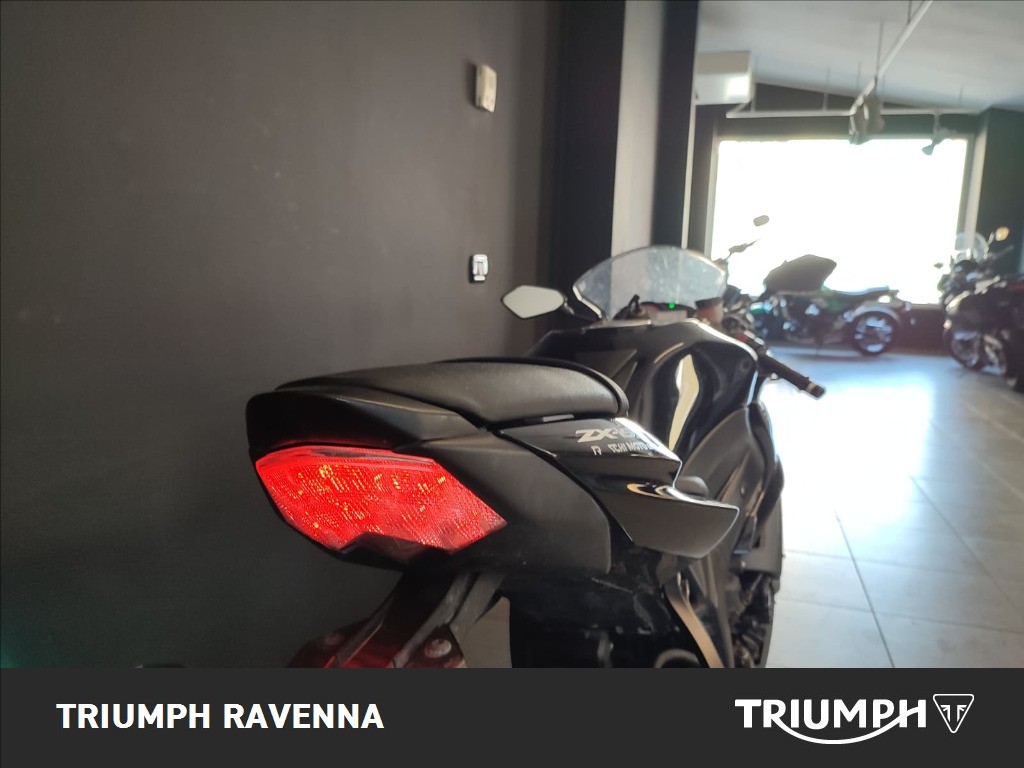 KAWASAKI Ninja ZX-6R 