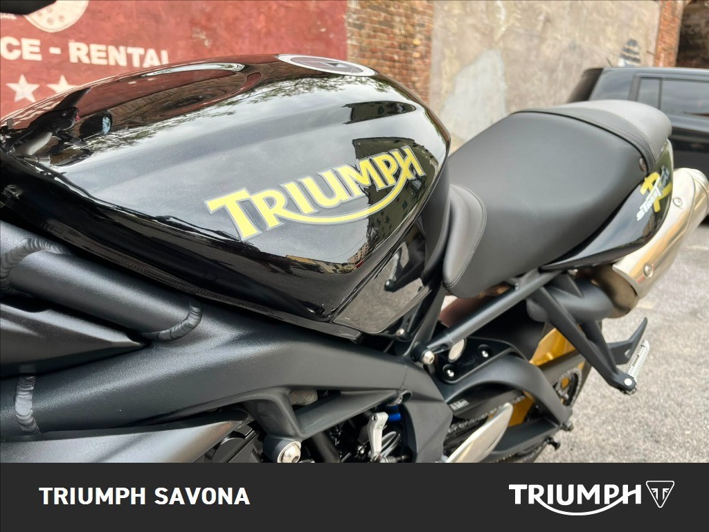 TRIUMPH Street Triple 675 R