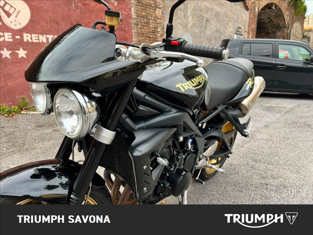 TRIUMPH Street Triple 675 R