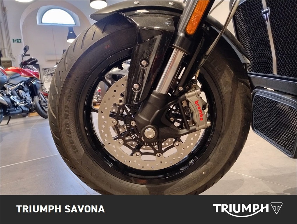TRIUMPH Rocket III 2500 Storm R