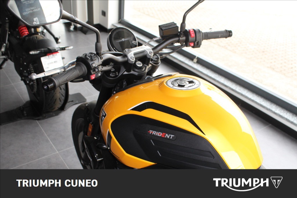 TRIUMPH Trident 660 Cosmic Yellow Abs