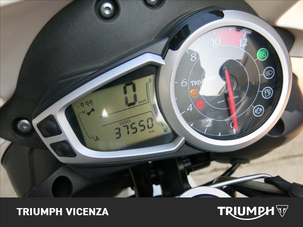 TRIUMPH Speed Triple 1050 