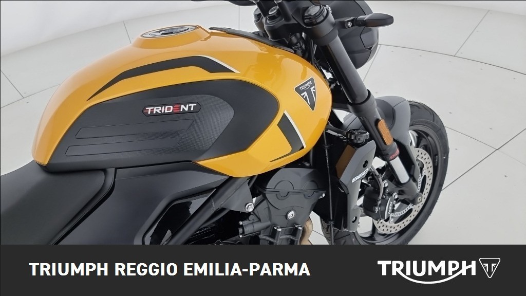 TRIUMPH Trident 660 Cosmic Yellow / Sapphire Black Abs