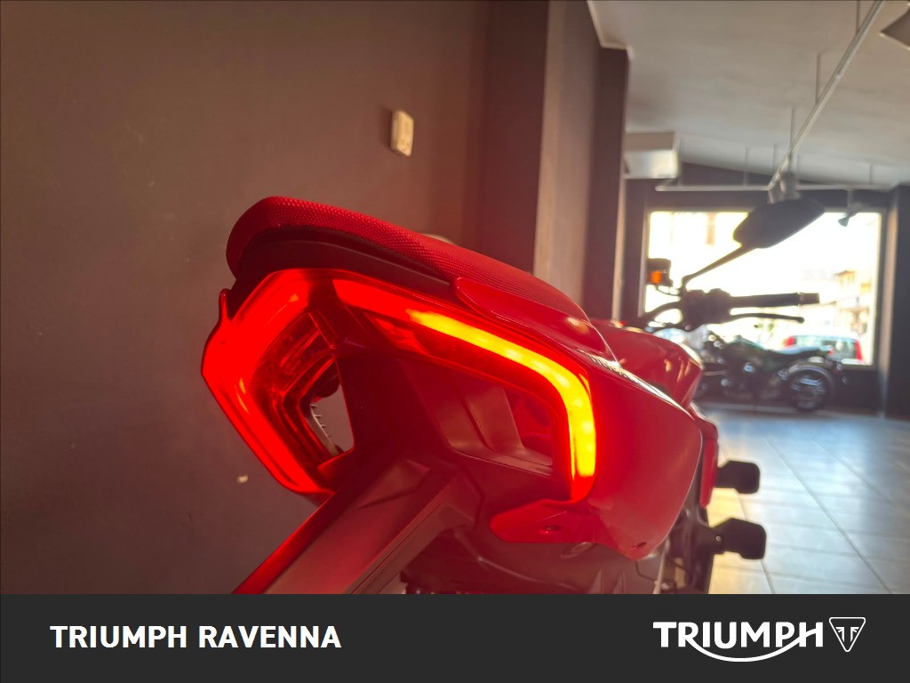DUCATI Streetfighter V4 1100 S Red