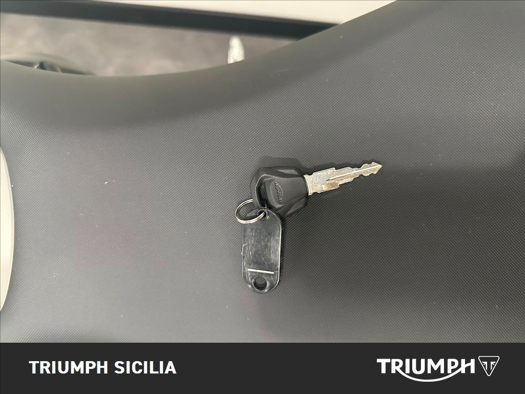 TRIUMPH Street Triple 765 R