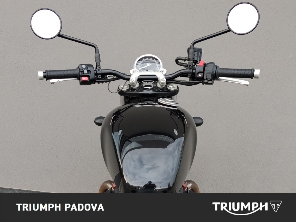 TRIUMPH Street Twin 900 