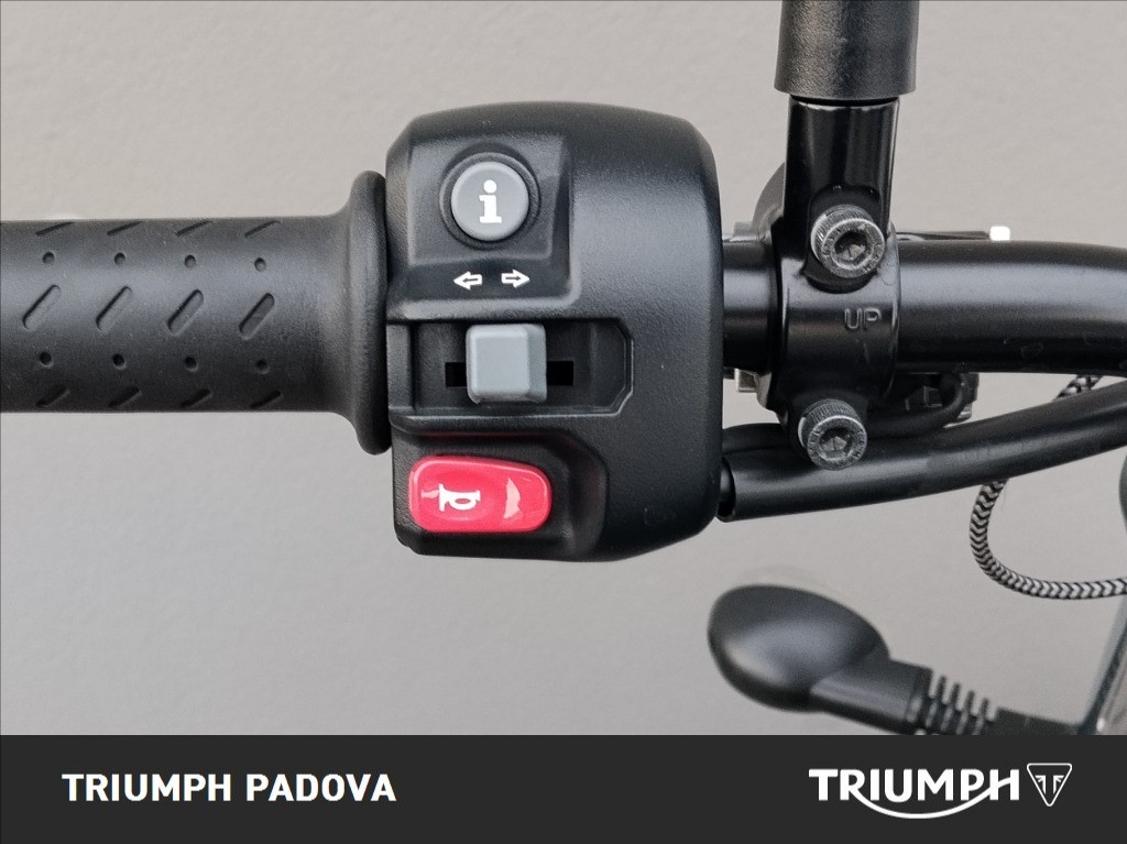 TRIUMPH Street Twin 900 