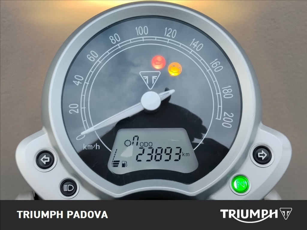TRIUMPH Street Twin 900 