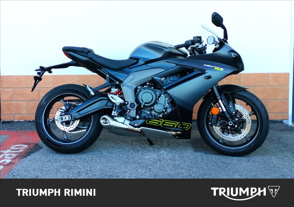TRIUMPH Daytona 660 Abs