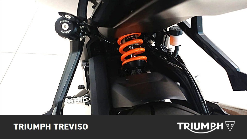 TRIUMPH Trident 800 Jet Black Abs
