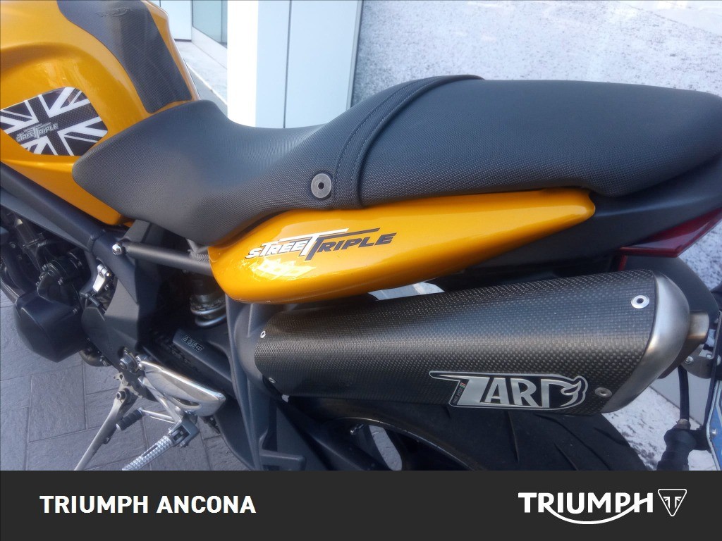 TRIUMPH Street Triple 675 