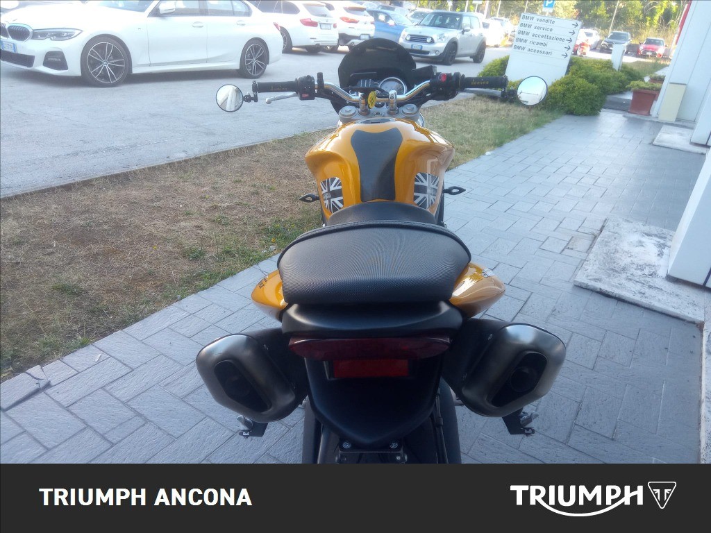 TRIUMPH Street Triple 675 