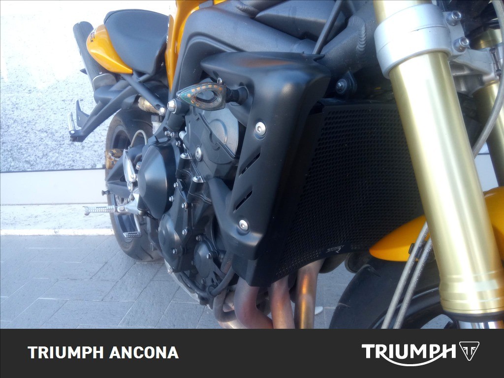 TRIUMPH Street Triple 675 
