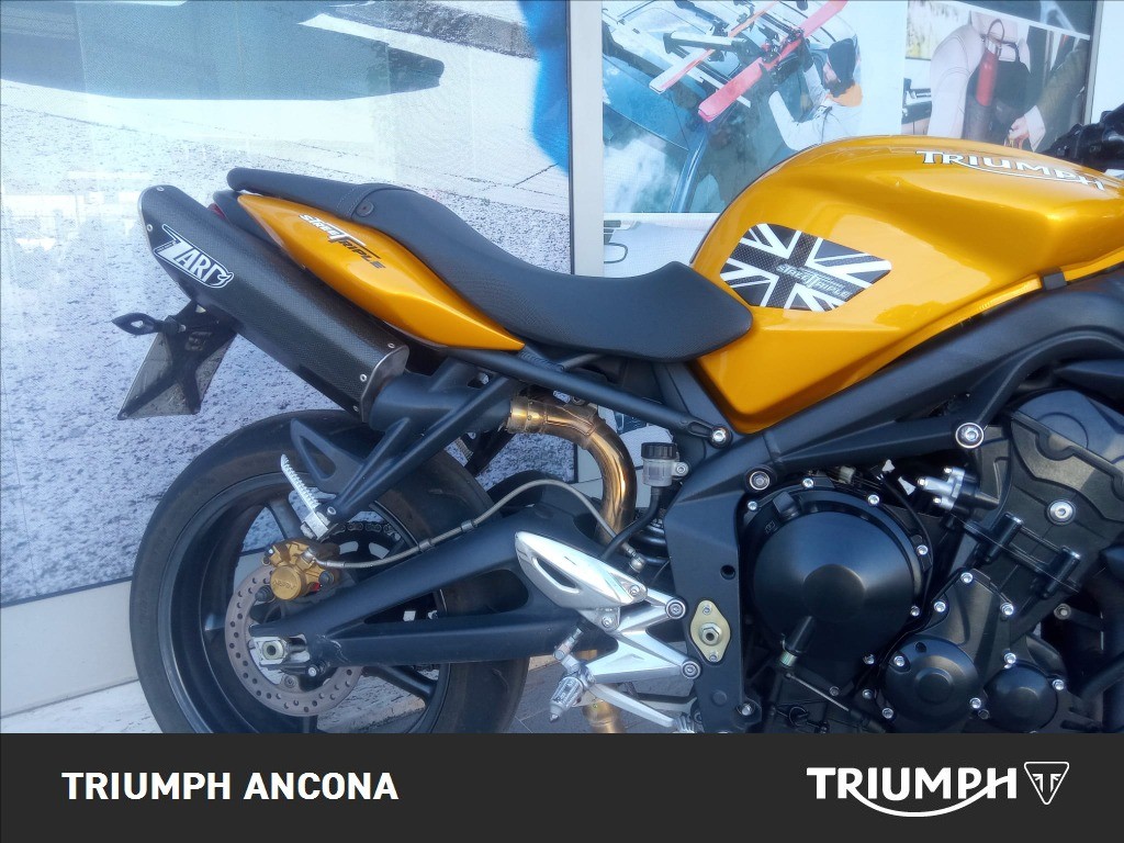 TRIUMPH Street Triple 675 