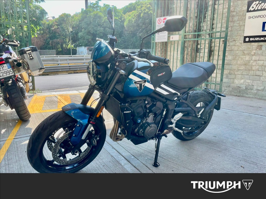 TRIUMPH Trident 660 Cobalt Blue / Sapphire Black Abs