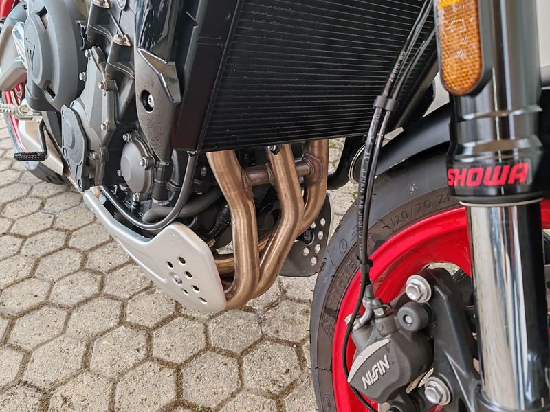 TRIUMPH Trident 660 Triple Tribute Abs