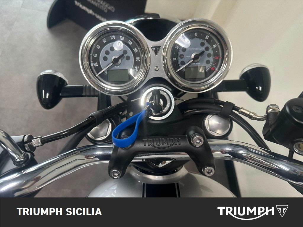 TRIUMPH Bonneville 900 T100 Icon Edition E5+ #9