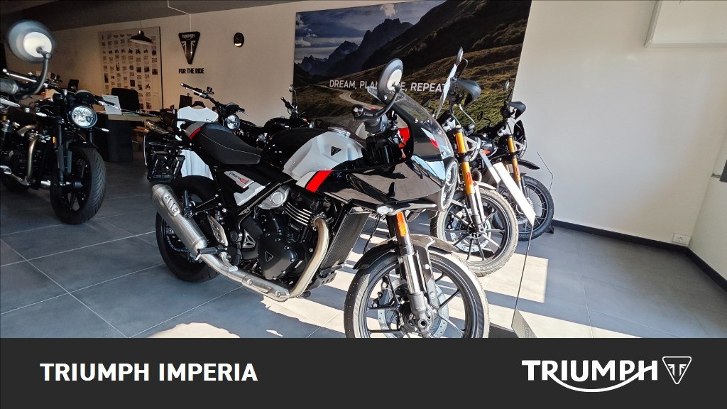 TRIUMPH Thruxton 400 Phantom Black / Aluminium Silver Abs