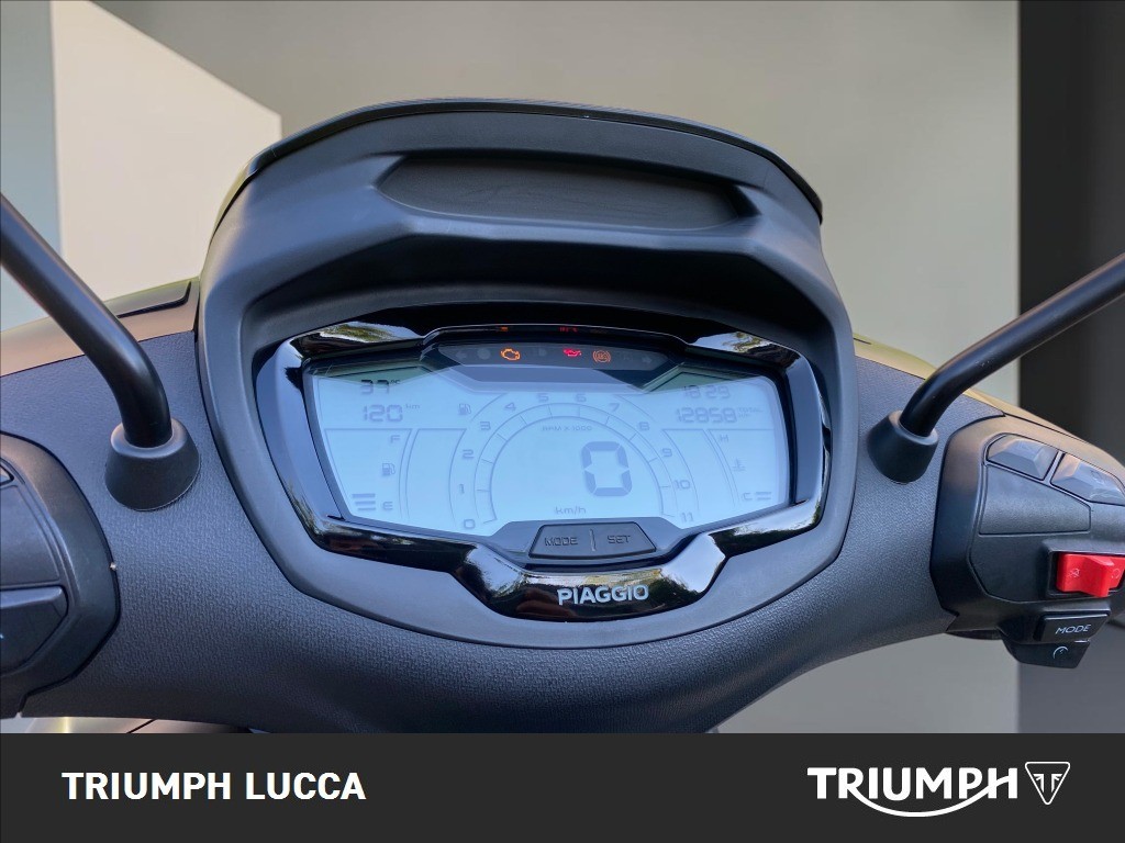 PIAGGIO Beverly 300 hpe abs-asr Black Edition