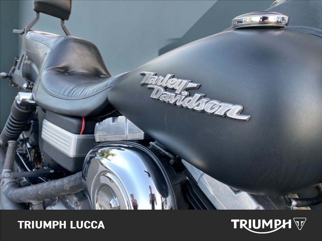 HARLEY-DAVIDSON Dyna Street Bob 1584 
