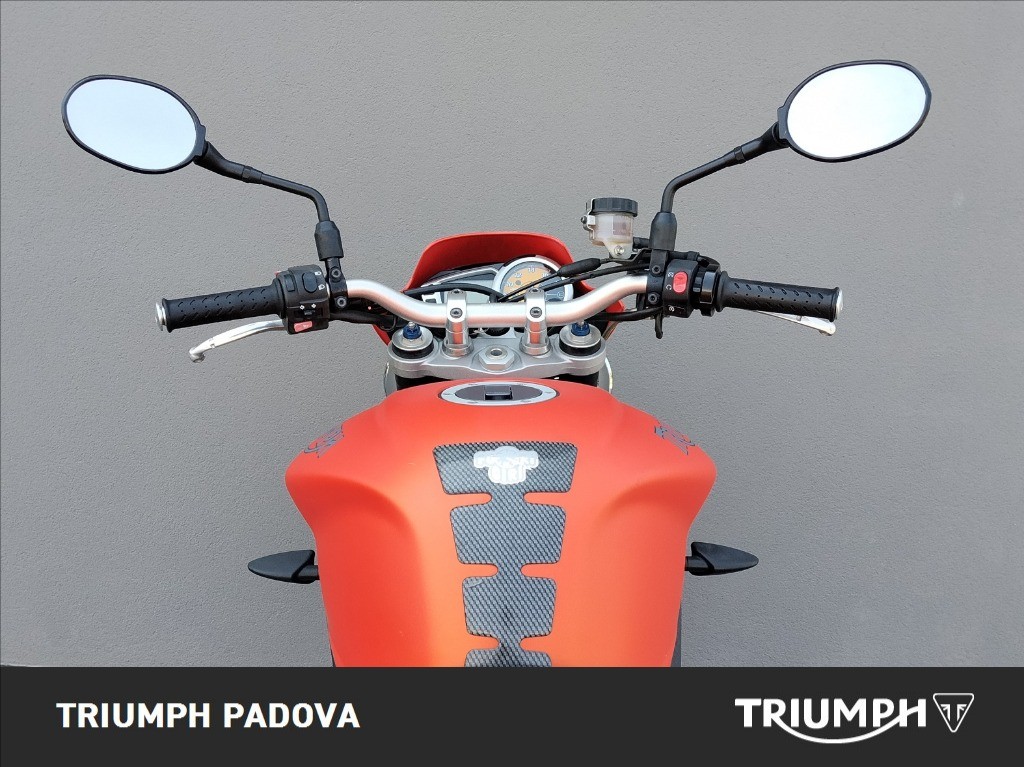 TRIUMPH Street Triple 675 R