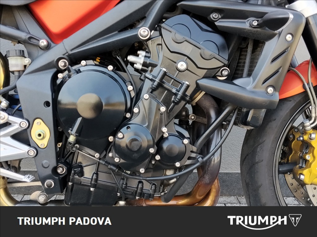 TRIUMPH Street Triple 675 R