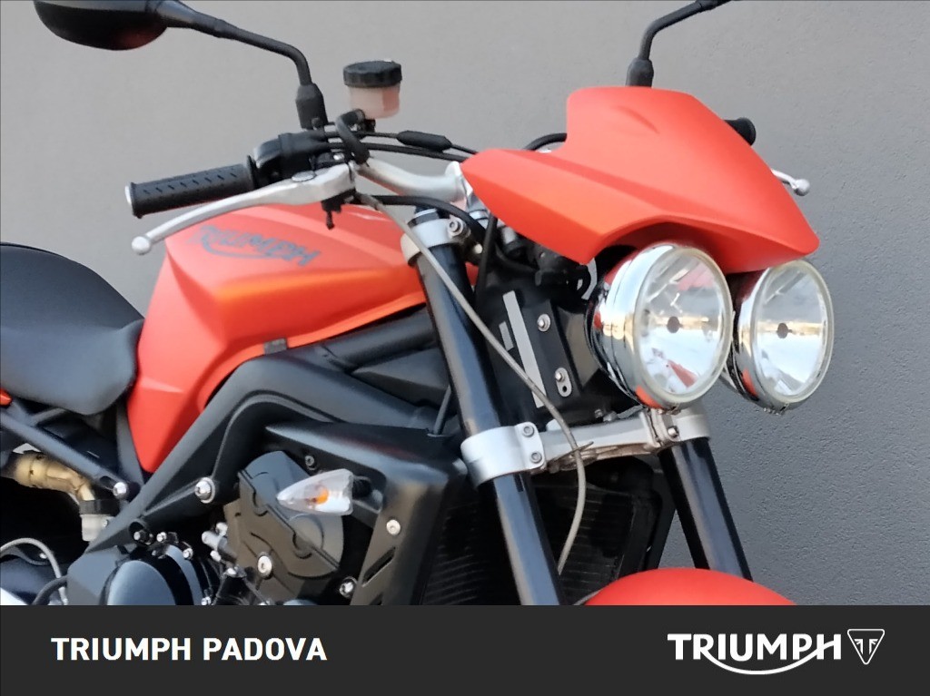 TRIUMPH Street Triple 675 R