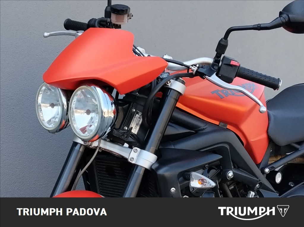 TRIUMPH Street Triple 675 R