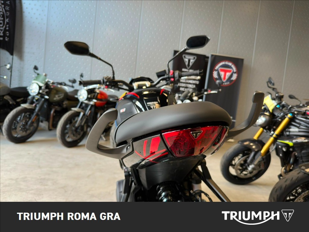 TRIUMPH Trident 660 Triple Tribute Abs