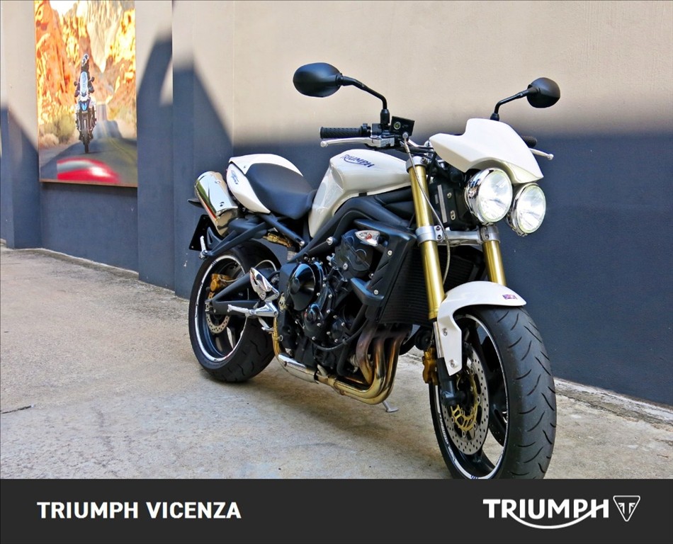 TRIUMPH Street Triple 675 