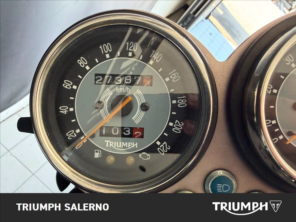 TRIUMPH Bonneville 865 