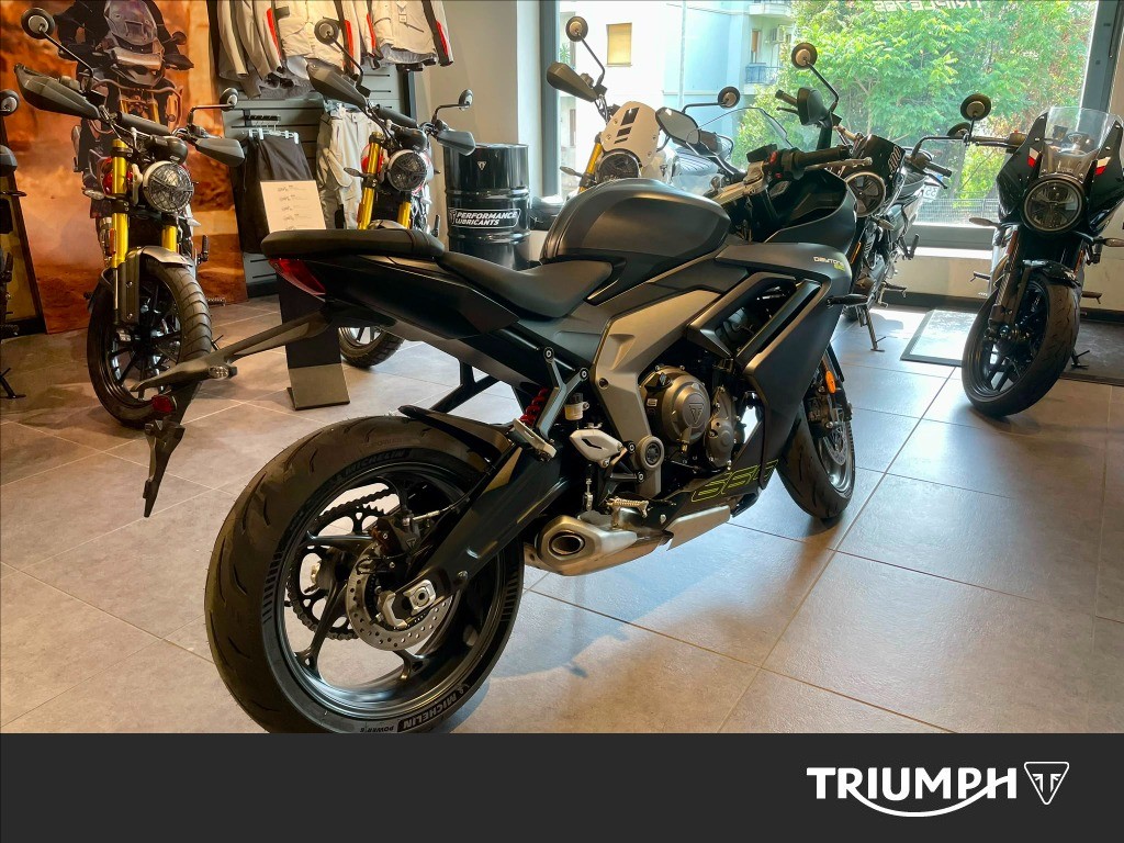 TRIUMPH Daytona 660 Sapphire Black Abs #3