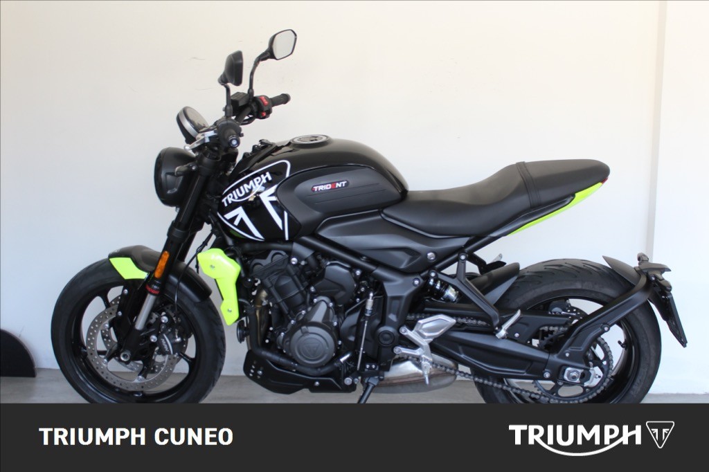 TRIUMPH Trident 660 Cosmic Yellow / Sapphire Black Abs
