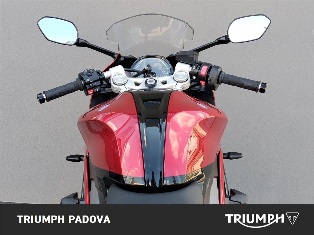 TRIUMPH Daytona 660 Abs