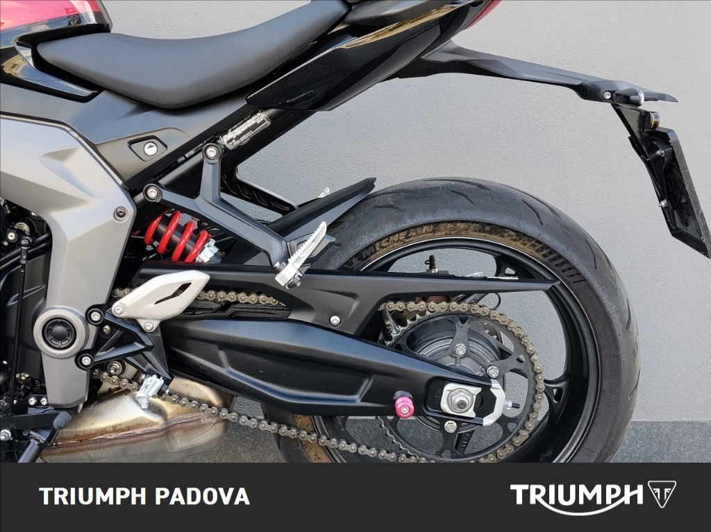 TRIUMPH Daytona 660 Abs