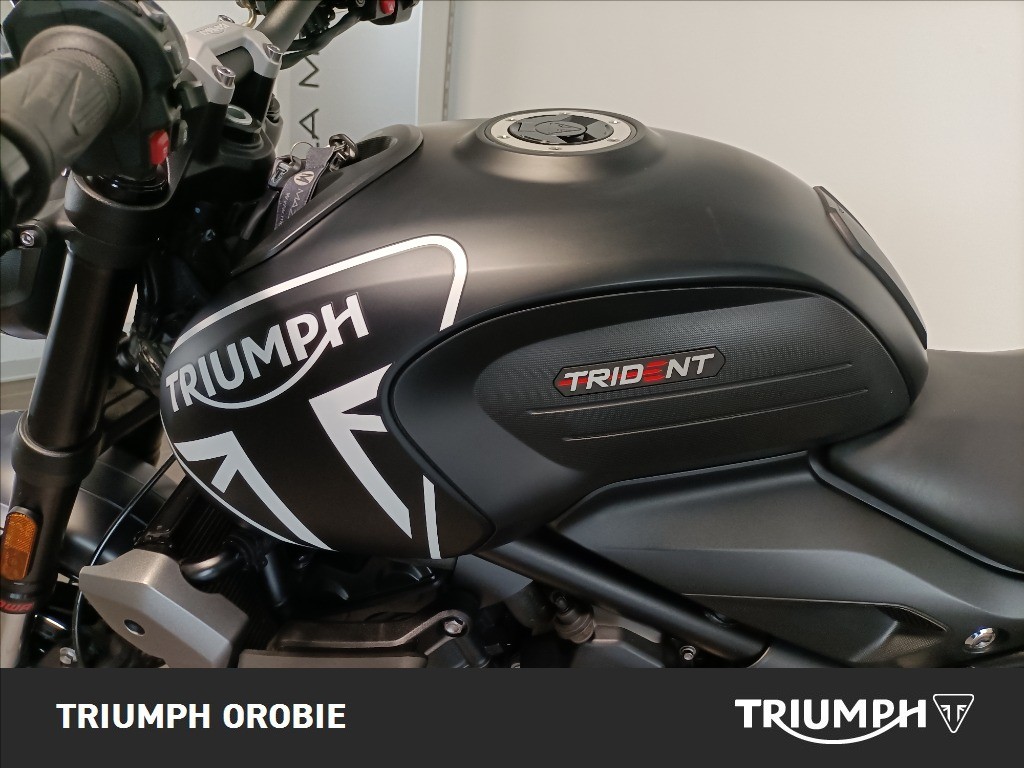 TRIUMPH Trident 660 Jet Black Abs #5