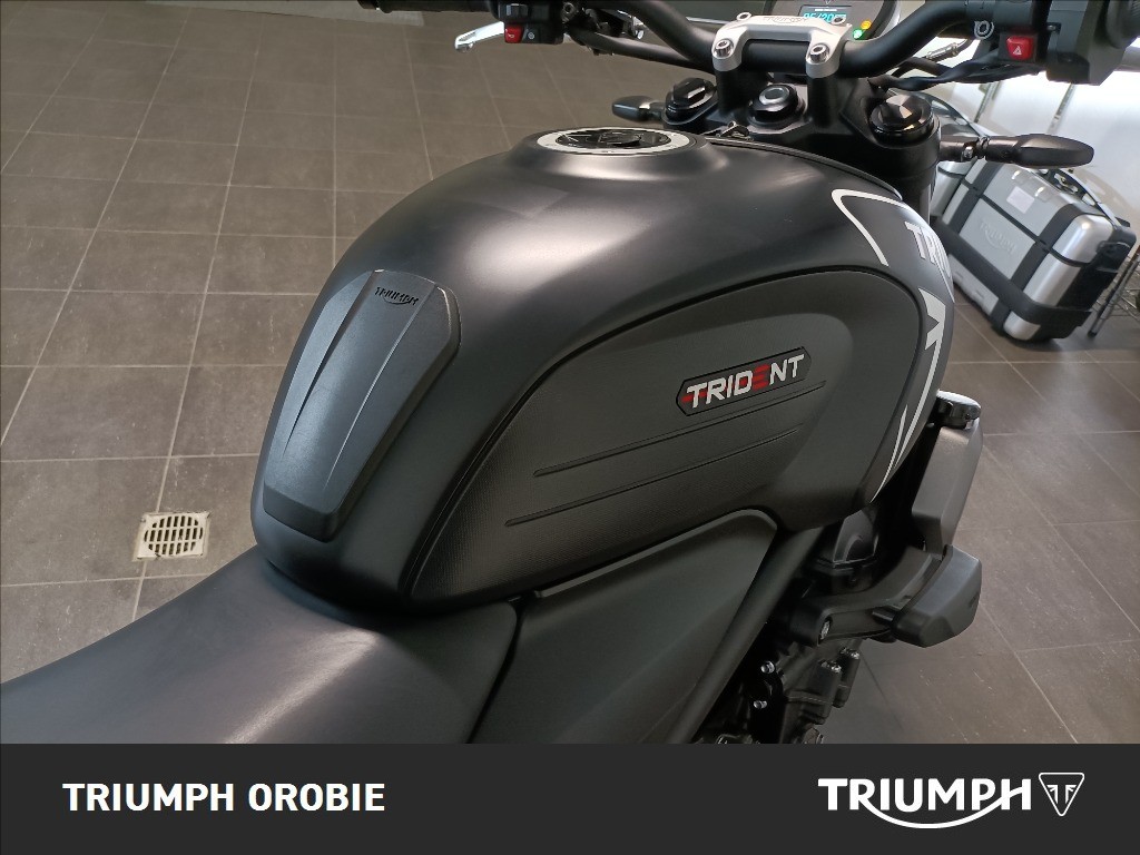 TRIUMPH Trident 660 Jet Black Abs #9