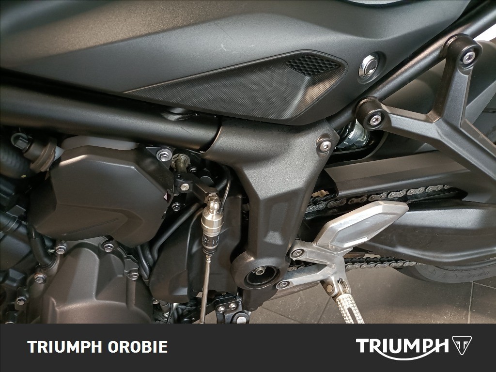 TRIUMPH Trident 660 Jet Black Abs #7
