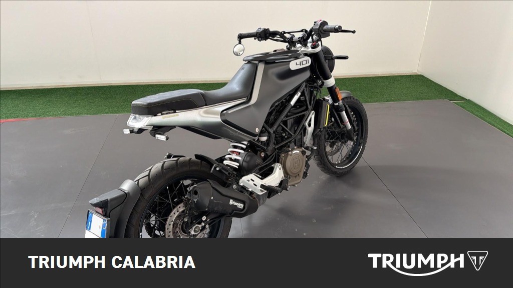 HUSQVARNA Svartpilen 401 4T